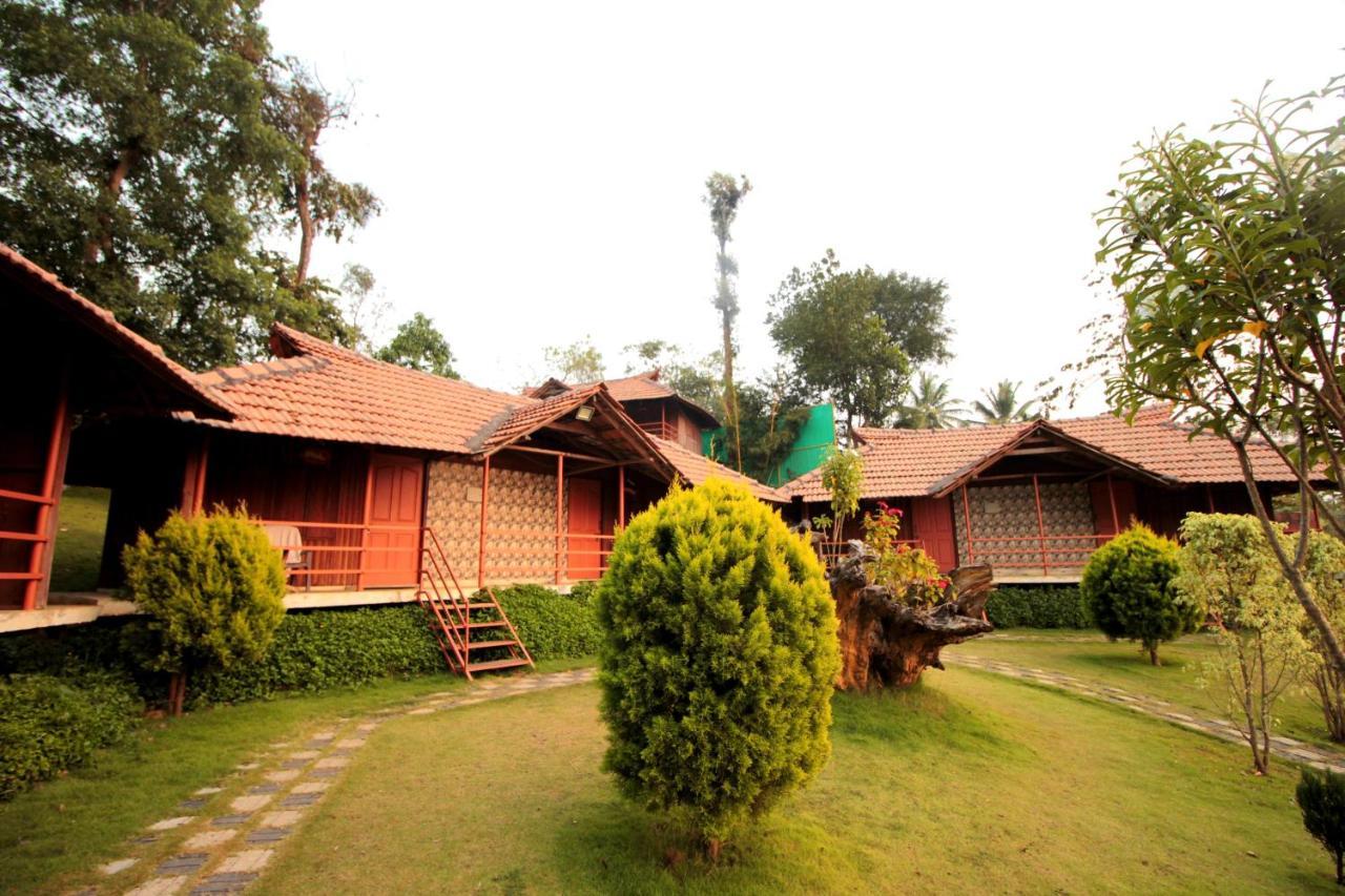 Pepper Green Wayanad Resort With Swimming Pool Kattikkulam エクステリア 写真